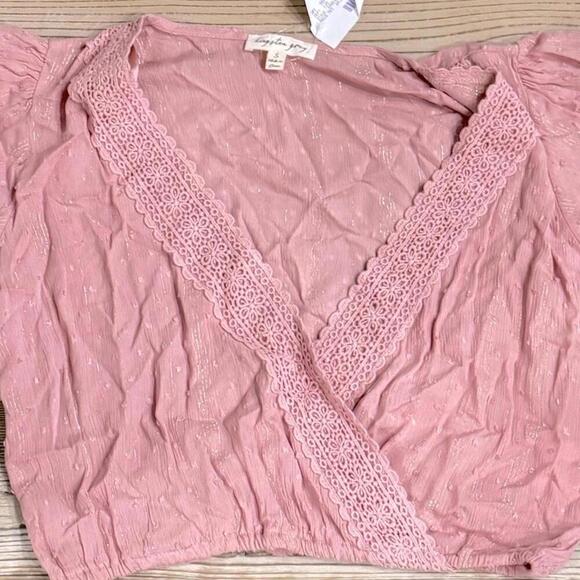 KINGSTON GREY Juniors' Swiss-Dot Flutter-Sleeve Top, women’s shirt pink - Picture 4 of 6